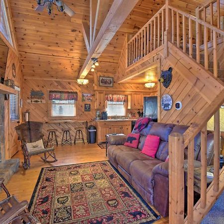 Helen Cabin With Deck And Hot Tub Less Than Half Mi To Main St Extérieur photo