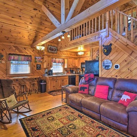 Helen Cabin With Deck And Hot Tub Less Than Half Mi To Main St Extérieur photo
