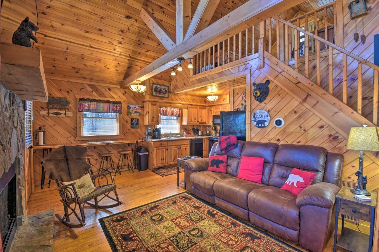 Helen Cabin With Deck And Hot Tub Less Than Half Mi To Main St Extérieur photo