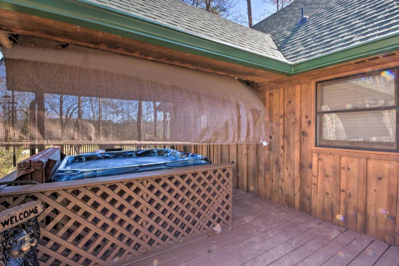 Helen Cabin With Deck And Hot Tub Less Than Half Mi To Main St Extérieur photo
