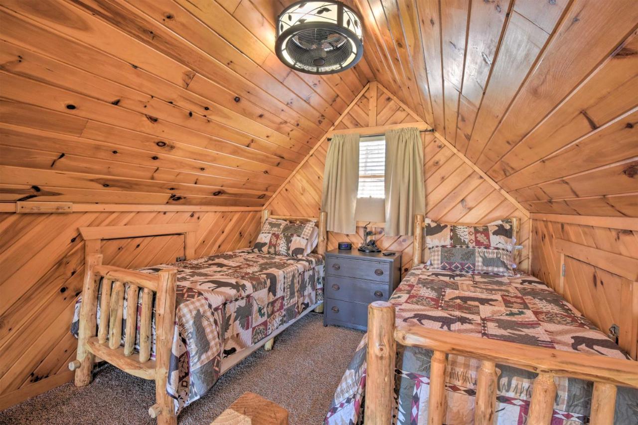 Helen Cabin With Deck And Hot Tub Less Than Half Mi To Main St Extérieur photo